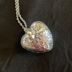 Silver tone heart pendant